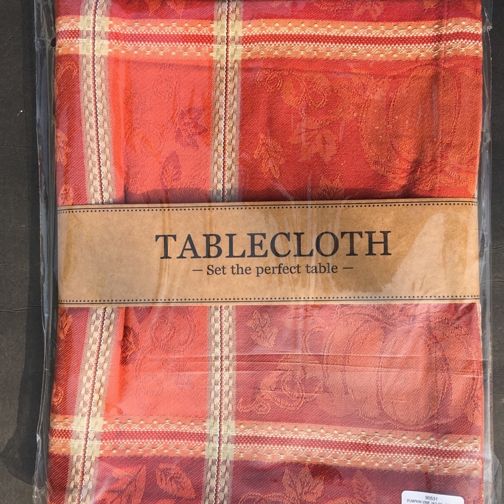 Design Imports Autumn Tablecloth Pumpkin Vine Jacquard 52” x 52” Orange New